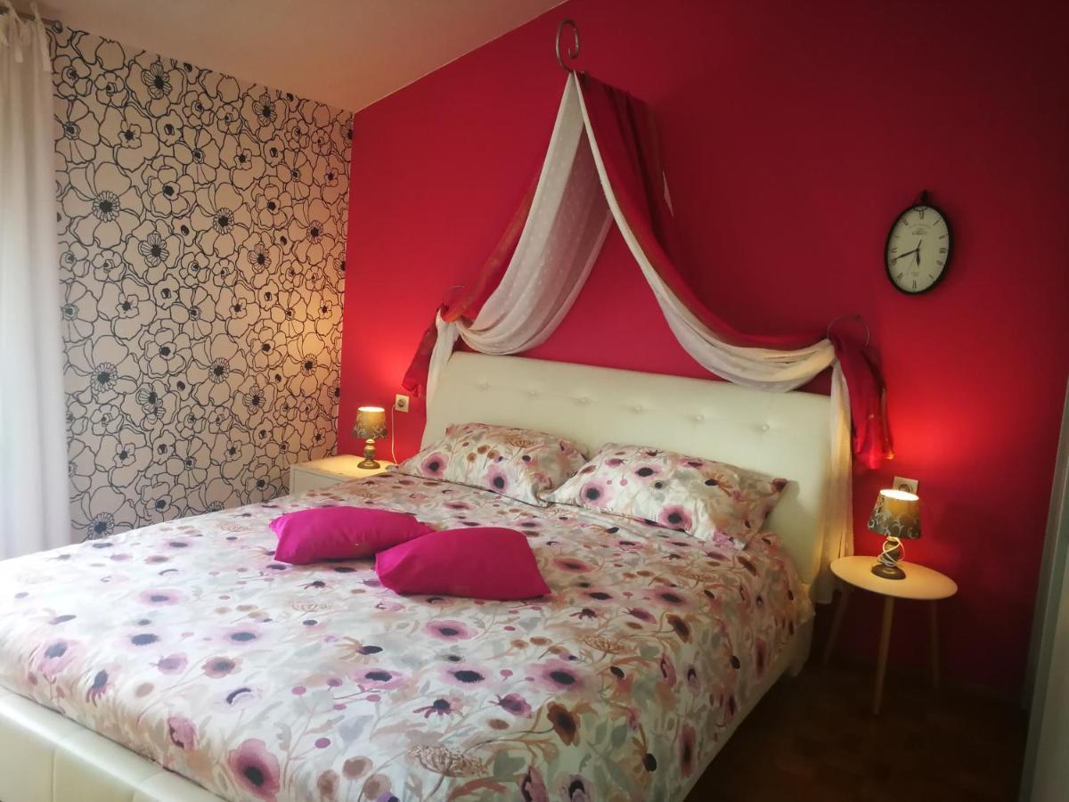 Millenca Apartment Izola Eksteriør billede