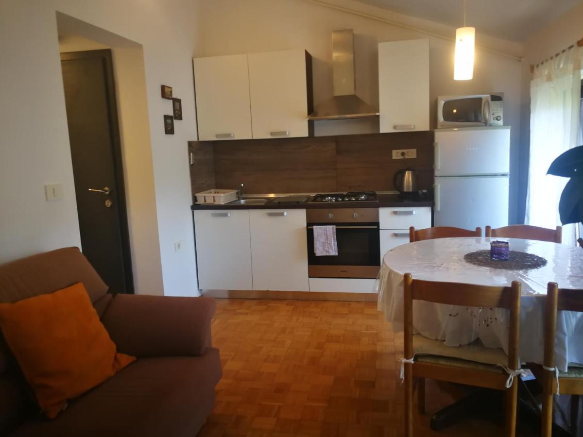 Millenca Apartment Izola Eksteriør billede
