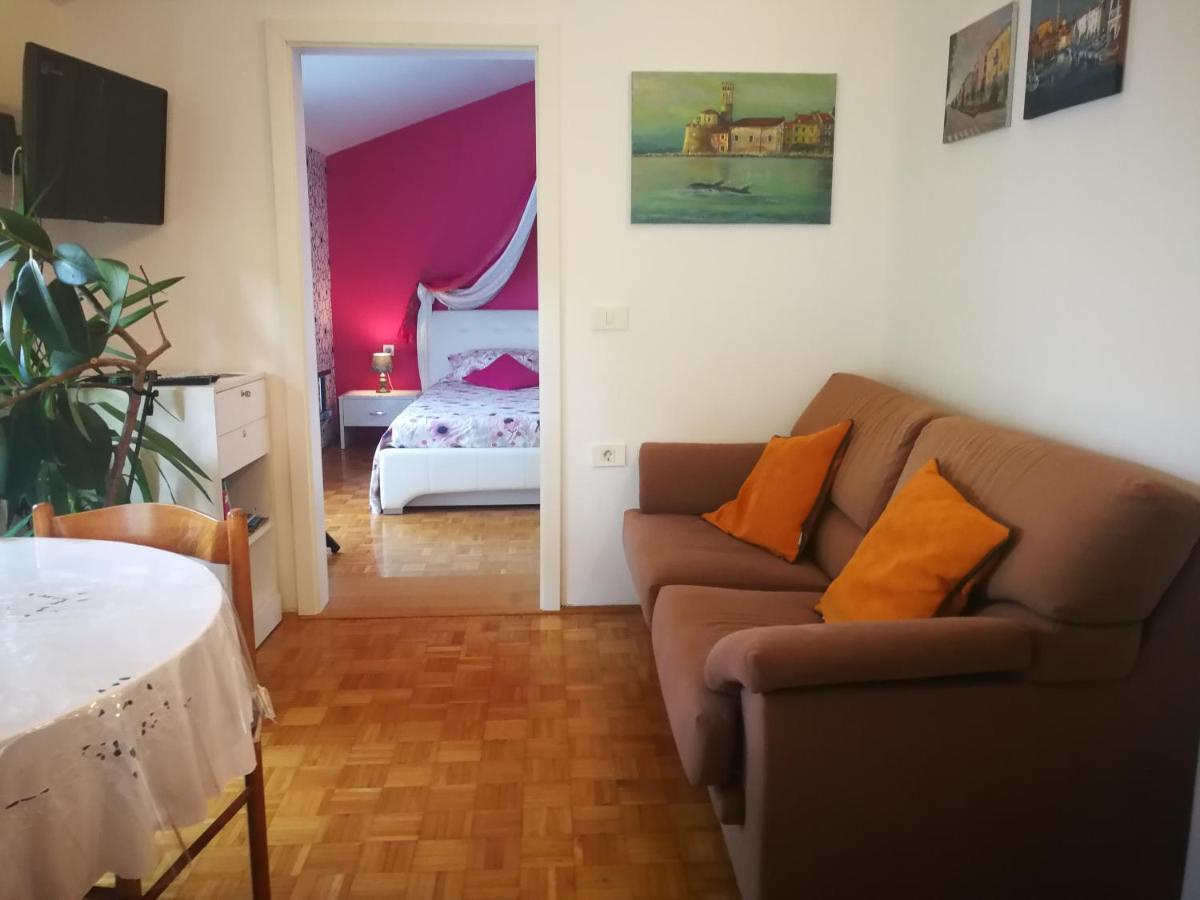 Millenca Apartment Izola Eksteriør billede