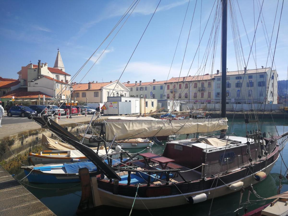 Millenca Apartment Izola Eksteriør billede